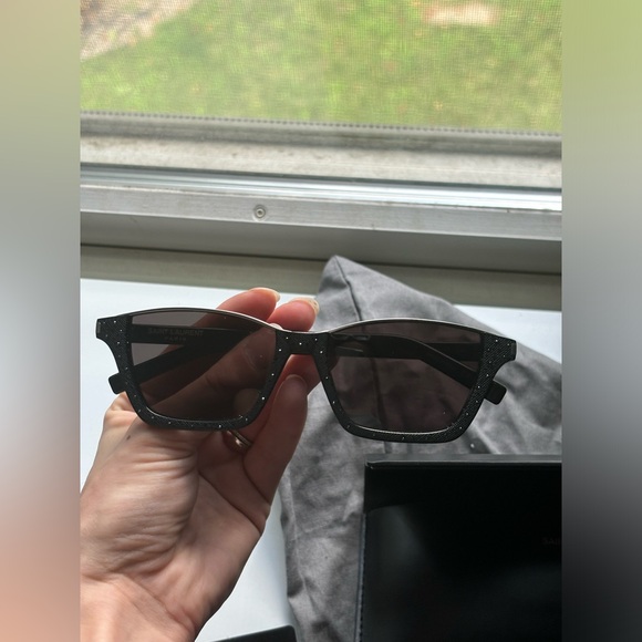 YSL: KATE Sunglasses Saint Laurent. With Authentication Cert - Picture 2 of 8